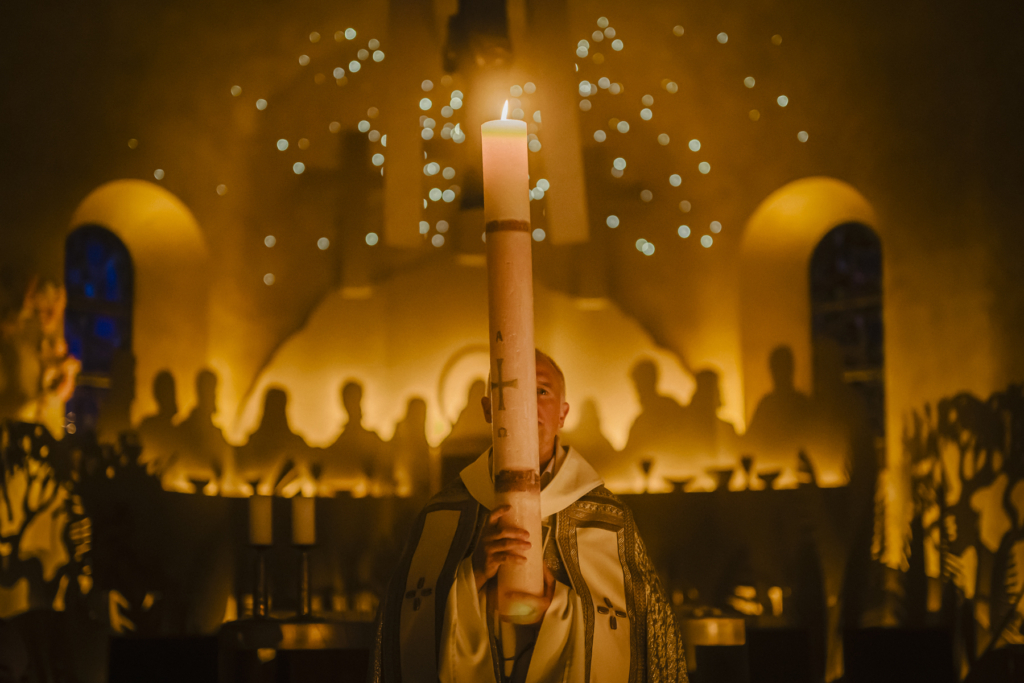 Easter Vigil at the Church of St-Rédempteur, Saturday 19 April 2025. (© Gabriel Monnet)